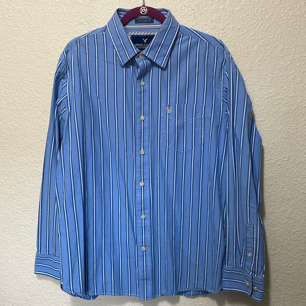 American Eagle Outfitters Men's Blue Striped Shirt. Very Good Condition. Size